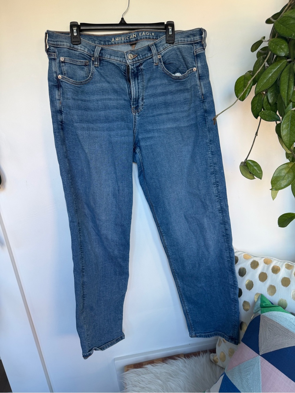 American Eagle Outfitters Boyfriend Jeans in Medium Blue Wash